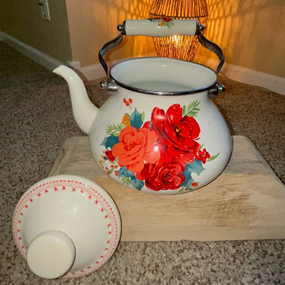 Floral Enamel The Pioneer Woman Teapot with Lid
